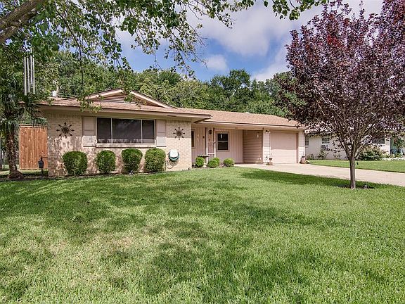 2nd image of 807 Elaine Dr