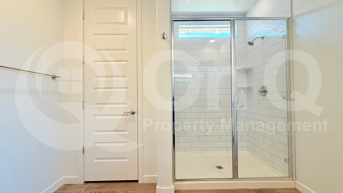 4 bed, 3.0 bath, 2274 sqft, $2,499 — Photo 3