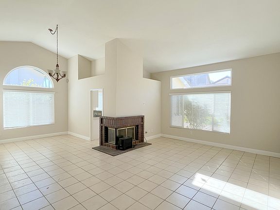 4th image of 1311 Longview Dr