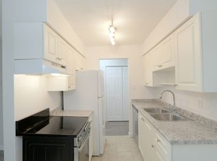 325 Ward St #301, New Westminster, BC V3L 3N7