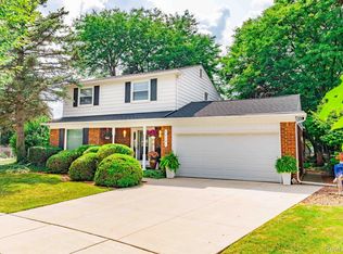 22391 Woodstock Ct, Woodhaven, MI 48183