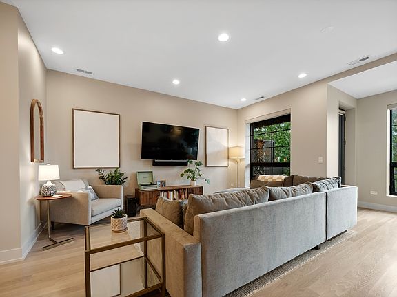 3rd image of 1232 N Bosworth Ave #201
