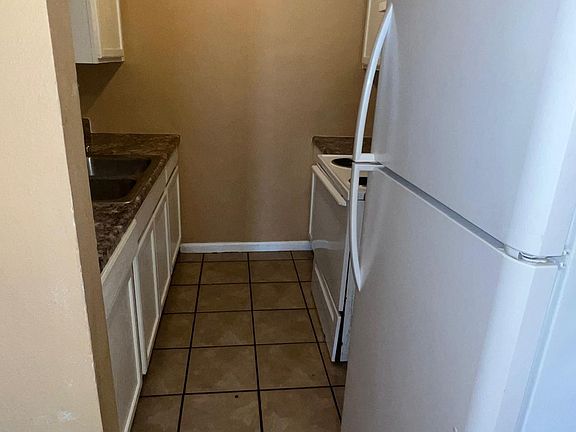 2nd image of 1015 Park Row Ave APT 11