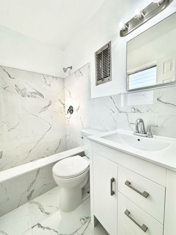 3312 SE 5th St #4, photo 3
