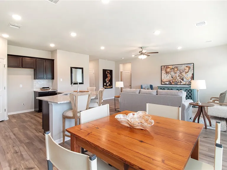 5322 Lyle Pl — Photo 7