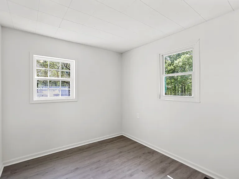 715 Corinth Rd — Photo 13