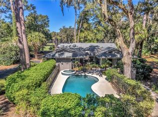 8 Willow Oak Rd W, Hilton Head Island, SC 29928