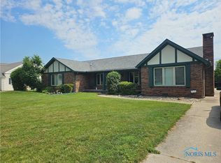 110 Harbor Point Rd, Rossford, OH 43460