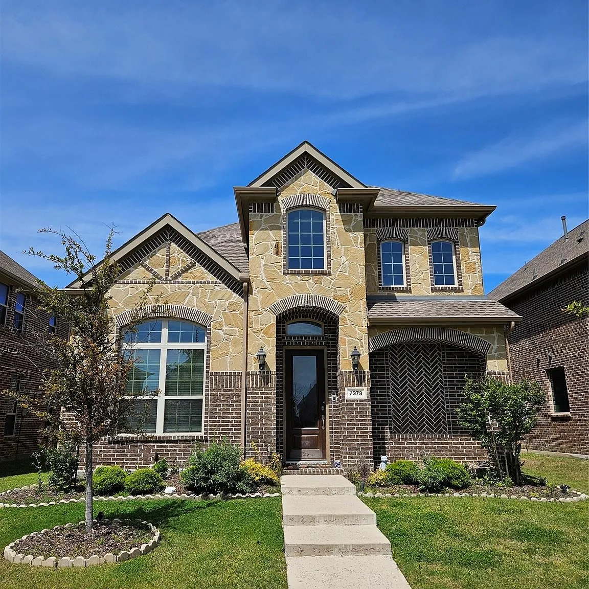 4 bed, 3.5 bath, 3277 sqft, $3,650 — Photo 1