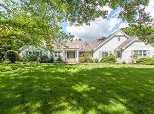 9 Tuthill Ln, Remsenburg, NY 11960