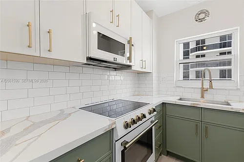 4747 Collins Ave #709 Photo 1