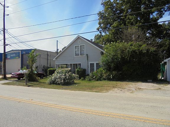 2nd image of 1303 N Houston Ave