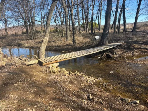 11142 Summers Rd, Summers, AR 72769