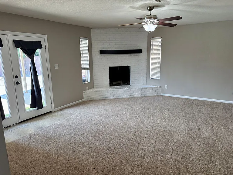 4414 W Altadena Ave — Photo 14