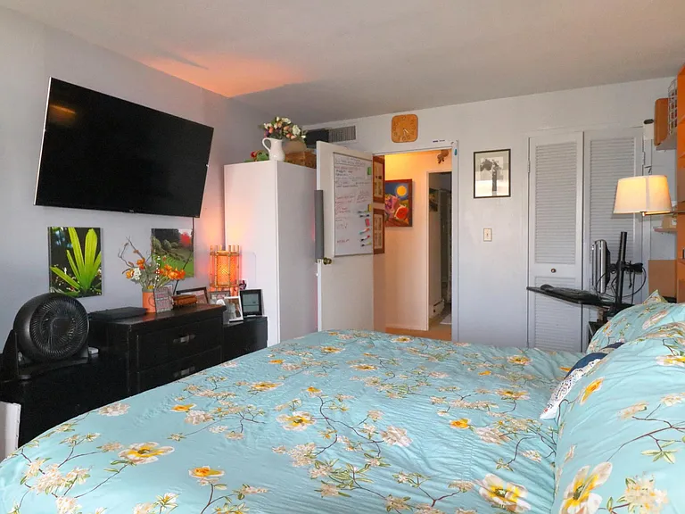6033 N Sheridan Rd #24M — Photo 15