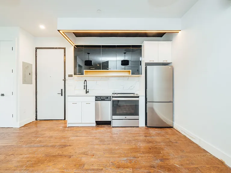 67 Stanhope St #1G — Photo 1