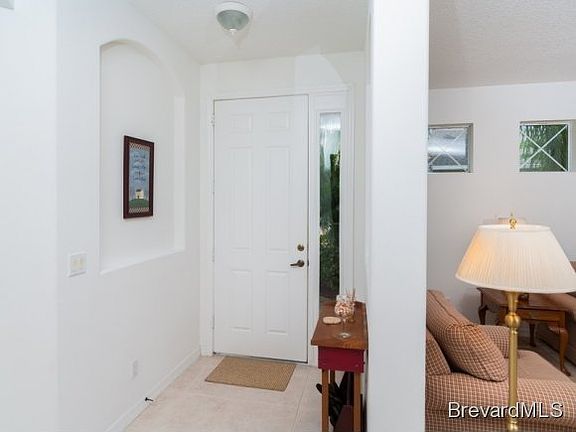 3rd image of 427 SW Tangerine Sq