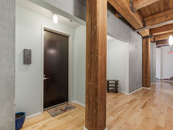 3rd image of 220 W Jackson Ave APT 202