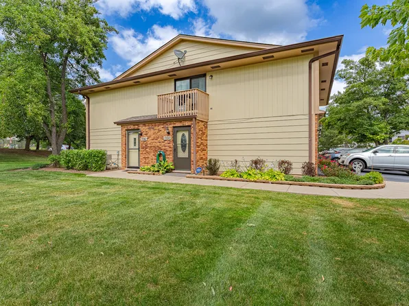 704 Whalom Ln #E-13, Schaumburg, IL 60173