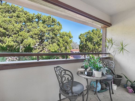 3rd image of 5947 Armaga Spring Rd Unit L