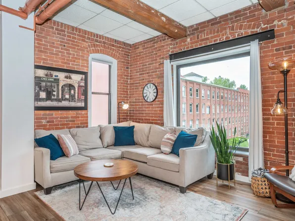 222 Williams Street East APT 318, Glastonbury, CT 06033