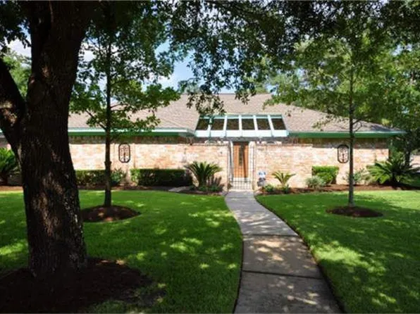 14102 Cleobrook Dr, Houston, TX 77070