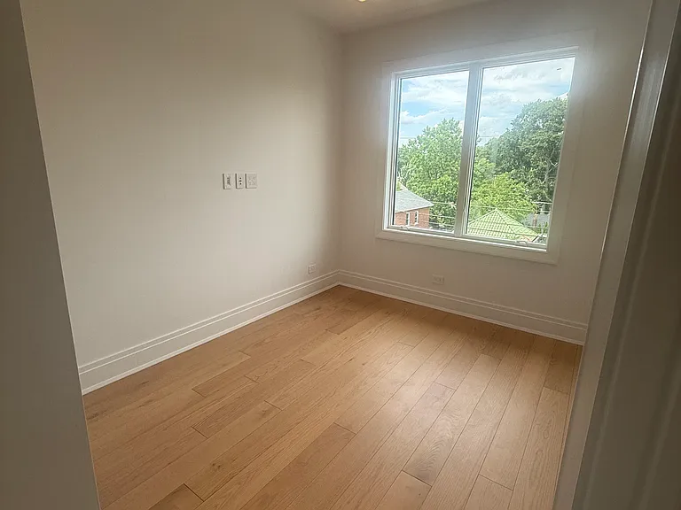 15 Aqueduct Ave #1 — Photo 9