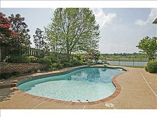 2nd image of 961 Landing Oaks Dr