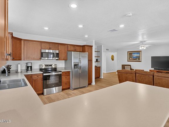 4th image of 10614 N 65TH Avenue