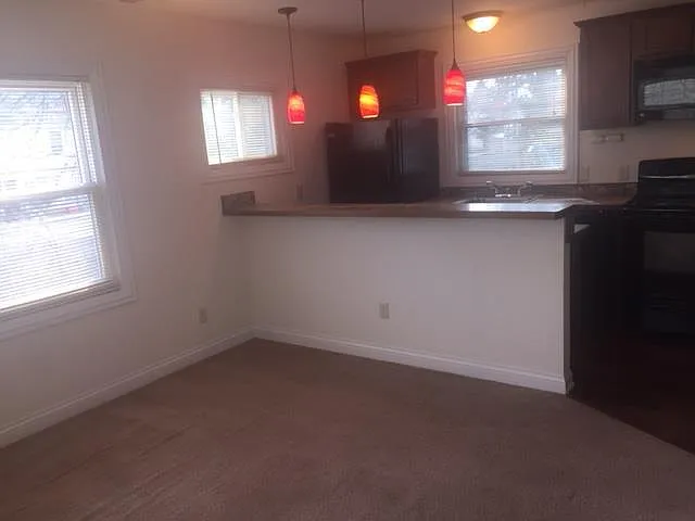 Building Photo - 415 W Ash St #2