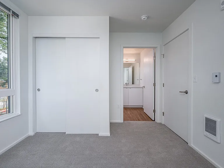 Rockwood Village Apartments — Photo 67