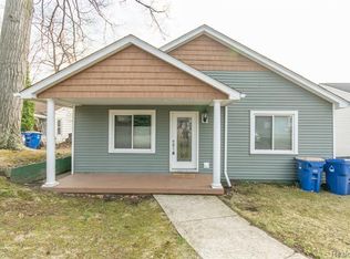 3879 Oak Knoll Rd, Waterford, MI 48328