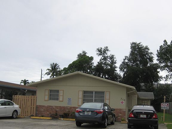 2nd image of 716 SE 16th St APT 2