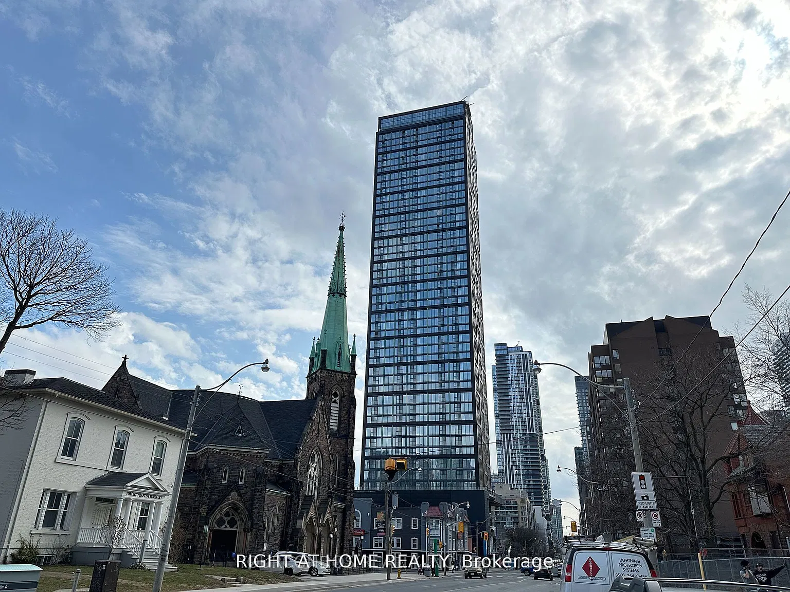 2 bed, $2,700 — Photo 2