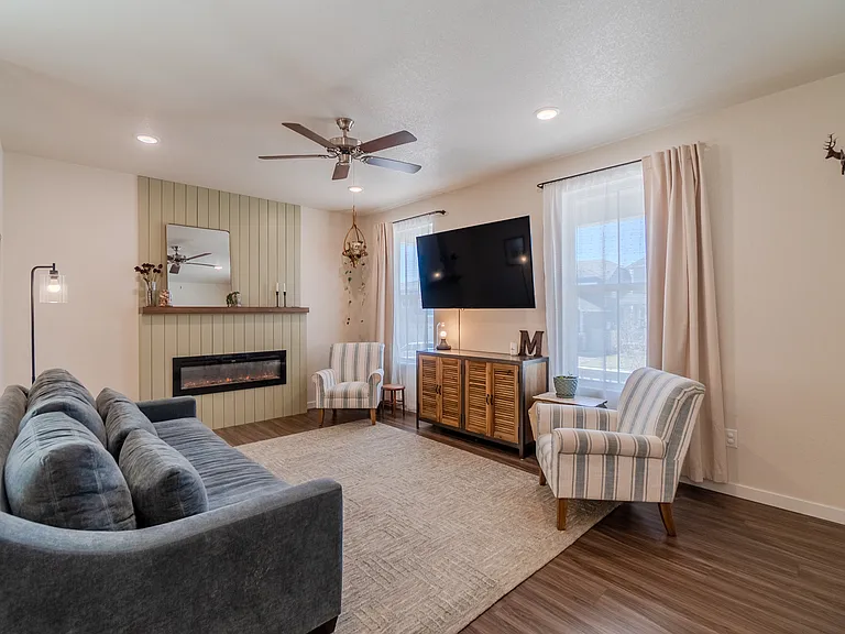 5173 Roundhouse Dr — Photo 12