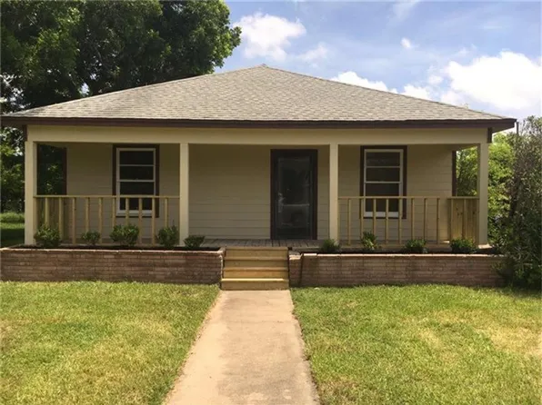 102 N Avenue C, Freeport, TX 77541