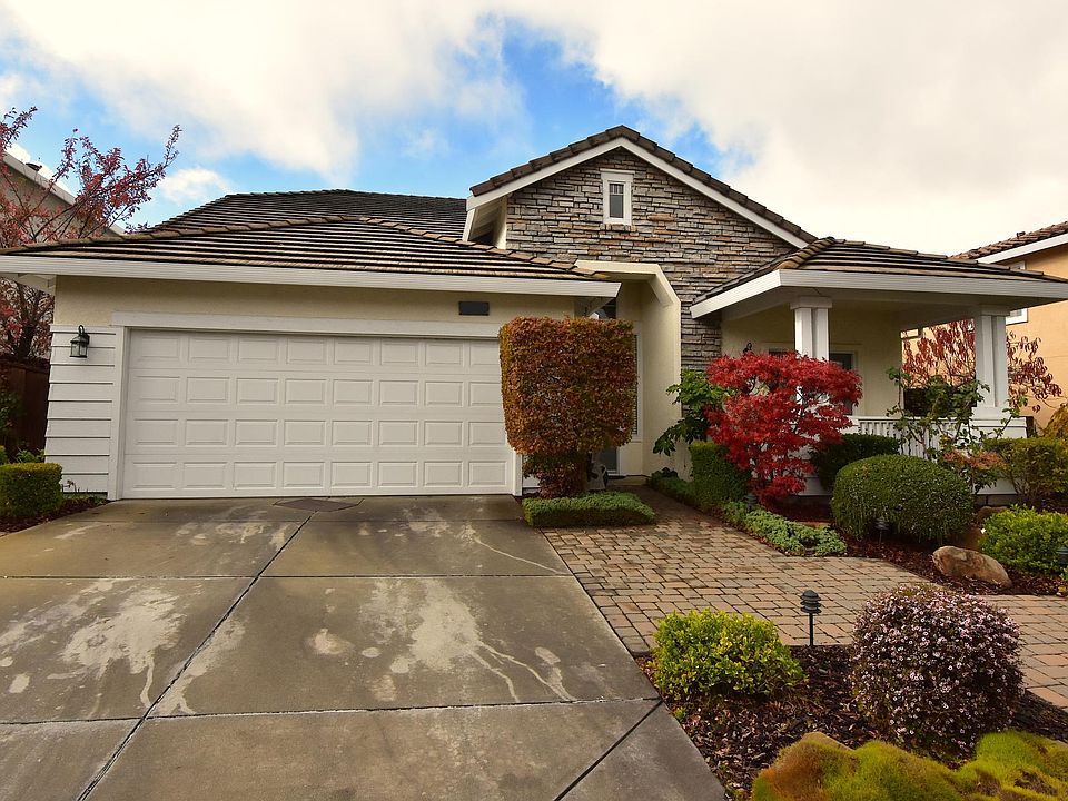 1st image of 25139 Valley Oak Dr