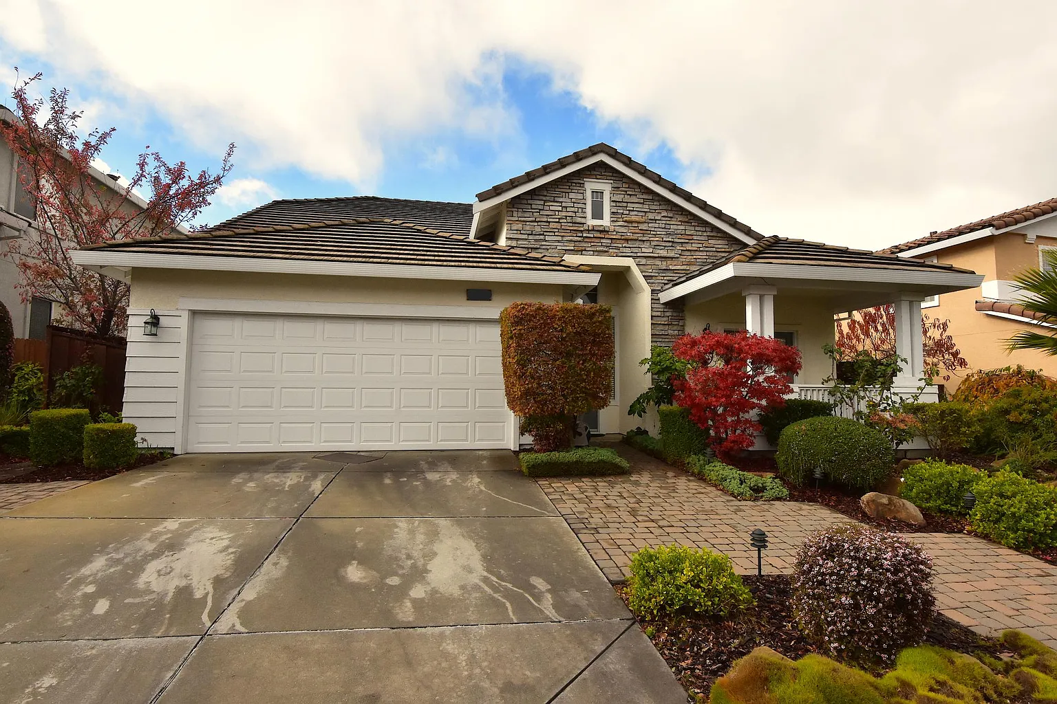 25139 Valley Oak Dr photo 1