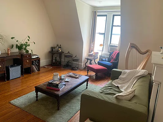 Rented by Oxford Property Group | media 26