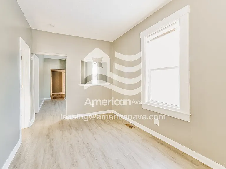 247872_004_wm_-_living_room_13510483.jpg
