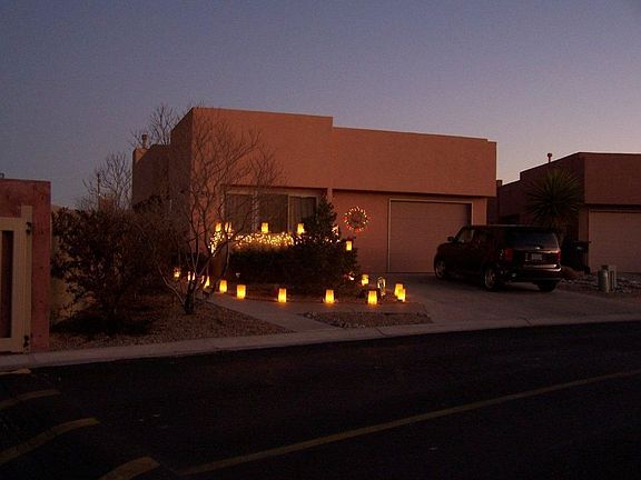 house w luminarias