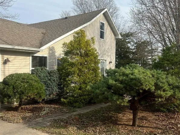 6029 24th Ave, Vinton, IA 52349