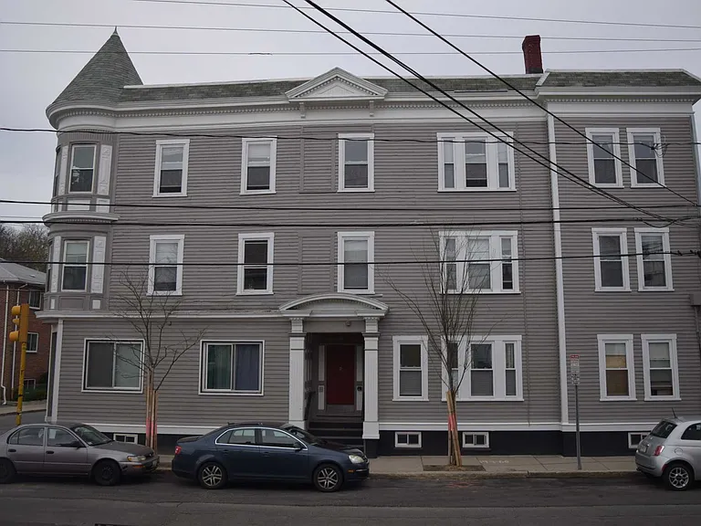 Cedar St — Photo 12