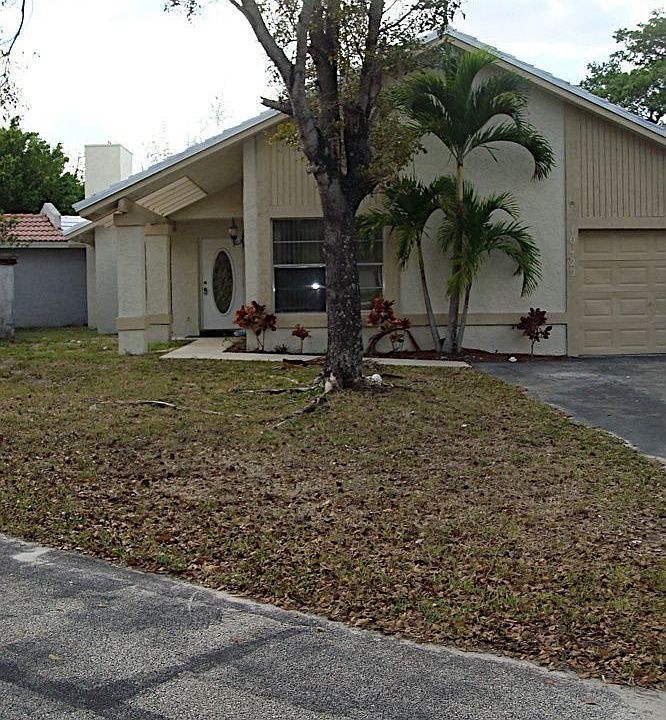 1st image of 10422 NW 36th St