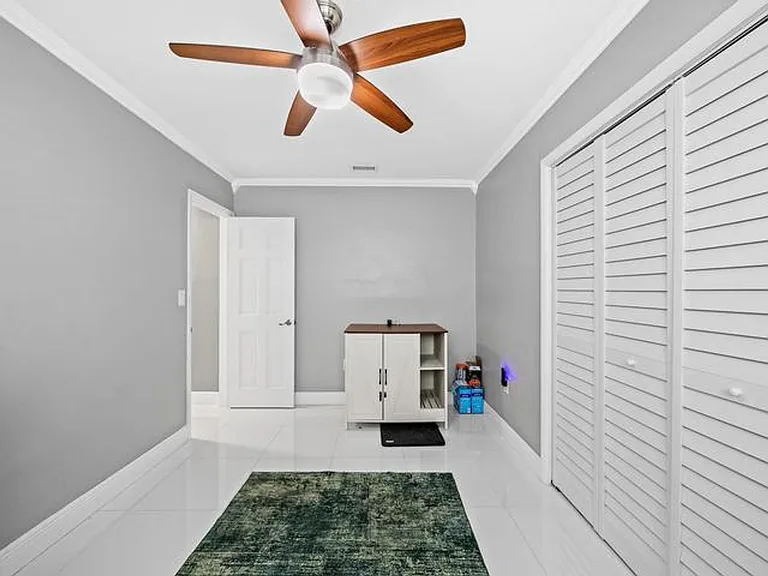 10497 NW 4th St — Photo 12