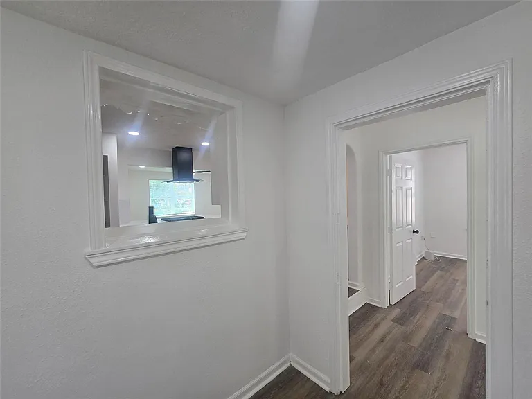 5102 Avenue L — Photo 32