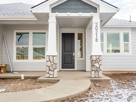 5th image of 20218 Carbondale Ave