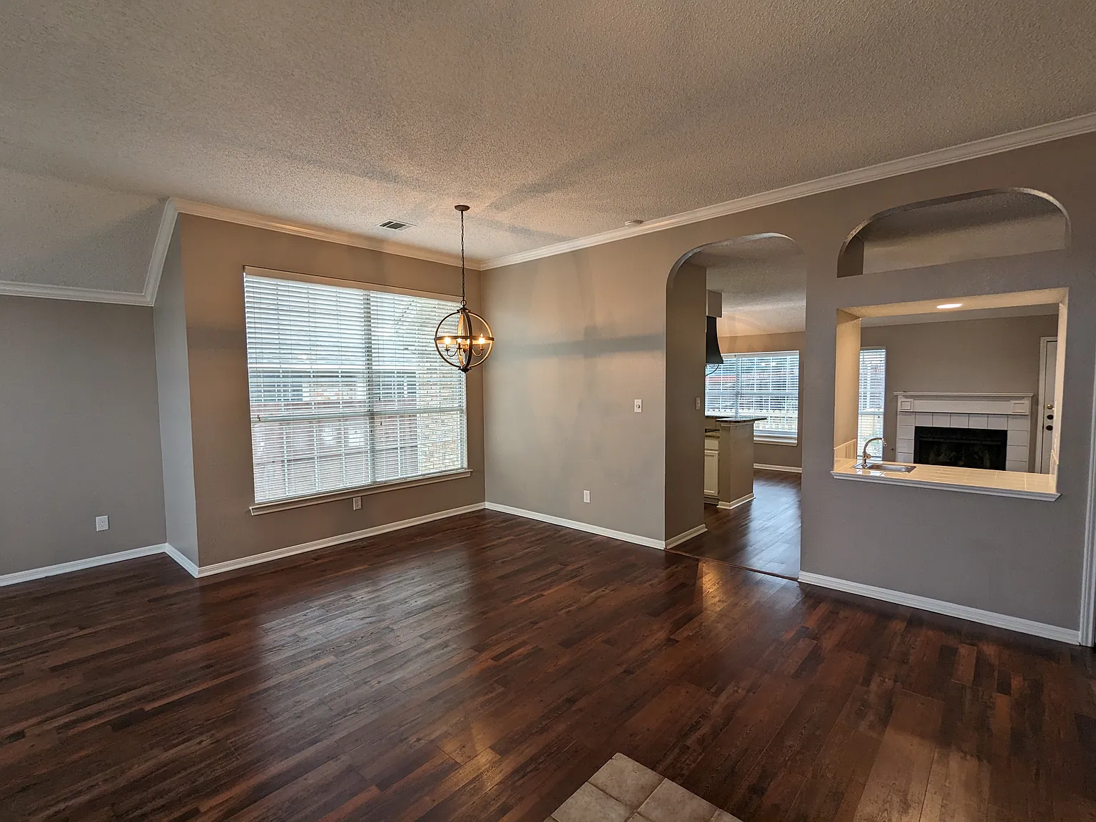 3 bed, 1674 sqft, $2,250 — Photo 3