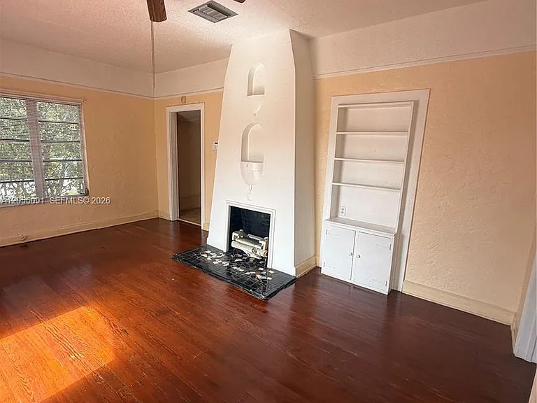 3747 Sheridan Ave — Photo 3