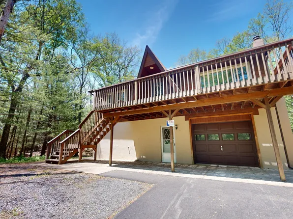 210 Westfall Dr, Dingmans Ferry, PA 18328